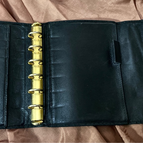 Vintage Pre-owned Gianni Versace Medusa Tri-fold black leather wallet/planner - Picture 10 of 16